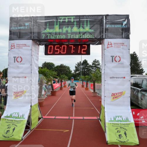 15.06.2025 - 7 Türme Triathlon Michael Strokosch http://msf.ph/oto/8013521 15.06.2025 15:07:12 Ziel 405 meine-sportfotos.de