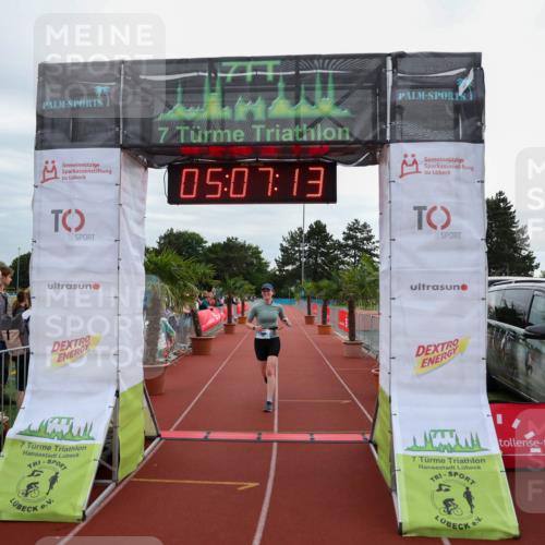 15.06.2025 - 7 Türme Triathlon Michael Strokosch http://msf.ph/oto/8013532 15.06.2025 15:07:12 Ziel 405 meine-sportfotos.de