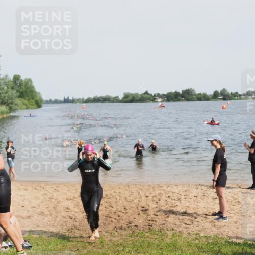 21.06.2025 - 27. Vierlanden-Triathlon MichiJ http://msf.ph/oto/8013545 15.06.2026 10:15:35 Schwimmen 508, 509, 511, 554, 564, 620 meine-sportfotos.de