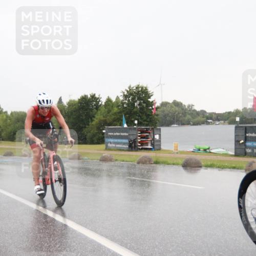 21.06.2025 - 27. Vierlanden-Triathlon H.Heesch http://msf.ph/oto/8013548 15.06.2025 13:41:50 Radfahren 1180, 1191 meine-sportfotos.de