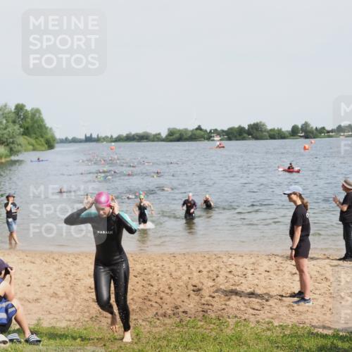 21.06.2025 - 27. Vierlanden-Triathlon MichiJ http://msf.ph/oto/8013562 15.06.2026 10:15:35 Schwimmen 508, 509, 511, 554, 564, 620 meine-sportfotos.de