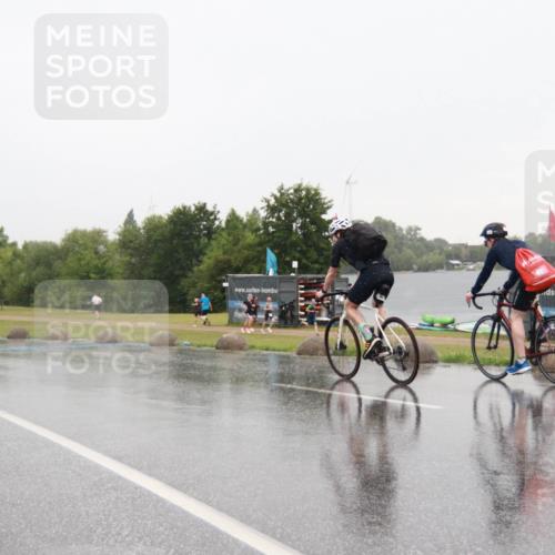 21.06.2025 - 27. Vierlanden-Triathlon H.Heesch http://msf.ph/oto/8013579 15.06.2025 13:42:45 Radfahren 1227 meine-sportfotos.de
