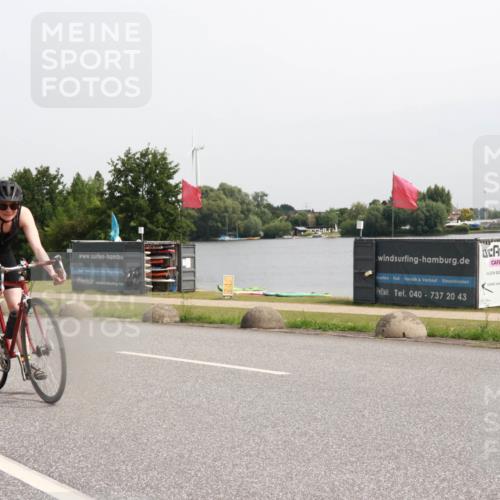 15.06.2025 - 27. Vierlanden-Triathlon H.Heesch http://msf.ph/oto/8013604 15.06.2025 11:09:10 Radfahren 32, 208, 217, 505, 869 meine-sportfotos.de