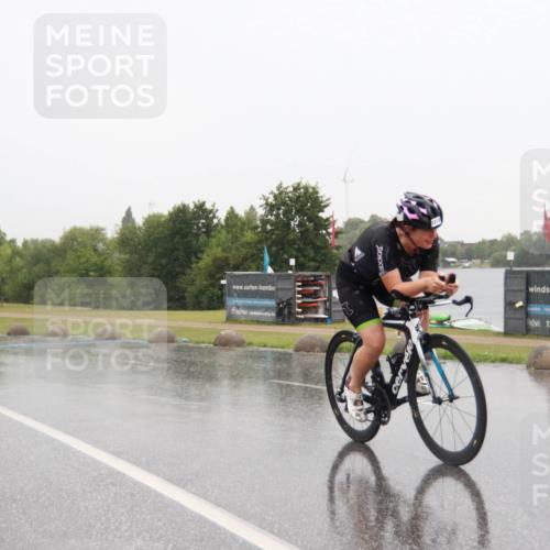 21.06.2025 - 27. Vierlanden-Triathlon H.Heesch http://msf.ph/oto/8013634 15.06.2025 13:44:40 Radfahren 1170, 1212 meine-sportfotos.de