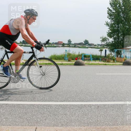 15.06.2025 - 27. Vierlanden-Triathlon H.Heesch http://msf.ph/oto/8013658 15.06.2025 11:08:44 Radfahren 495, 619 meine-sportfotos.de