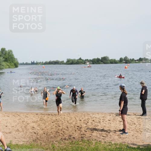 21.06.2025 - 27. Vierlanden-Triathlon MichiJ http://msf.ph/oto/8013673 15.06.2026 10:15:39 Schwimmen 483, 508, 509, 511, 564, 590, 620 meine-sportfotos.de