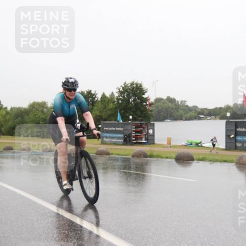 21.06.2025 - 27. Vierlanden-Triathlon H.Heesch http://msf.ph/oto/8013684 15.06.2025 13:46:55 Radfahren 1209, 1225 meine-sportfotos.de