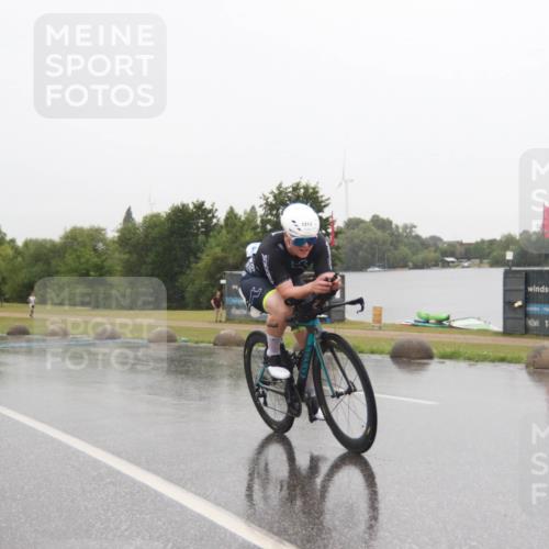 21.06.2025 - 27. Vierlanden-Triathlon H.Heesch http://msf.ph/oto/8013685 15.06.2025 13:47:02 Radfahren 1211, 1213 meine-sportfotos.de