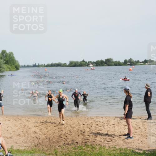21.06.2025 - 27. Vierlanden-Triathlon MichiJ http://msf.ph/oto/8013691 15.06.2026 10:15:40 Schwimmen 483, 508, 509, 511, 564, 590, 620 meine-sportfotos.de