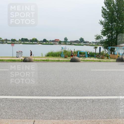 15.06.2025 - 27. Vierlanden-Triathlon H.Heesch http://msf.ph/oto/8013694 15.06.2025 11:09:07 Radfahren 32, 208, 217, 505, 869 meine-sportfotos.de