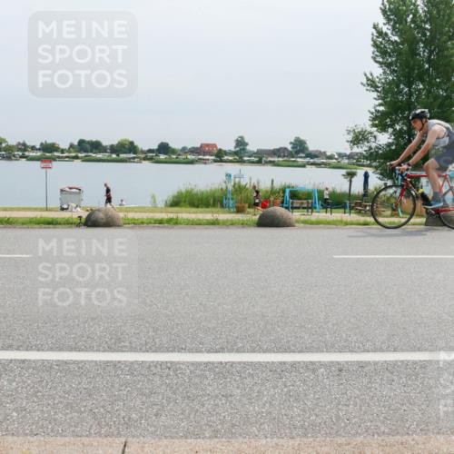 15.06.2025 - 27. Vierlanden-Triathlon H.Heesch http://msf.ph/oto/8013712 15.06.2025 11:09:07 Radfahren 32, 208, 217, 505, 869 meine-sportfotos.de