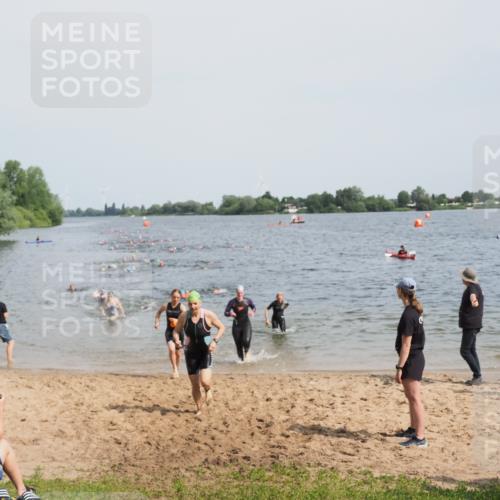 21.06.2025 - 27. Vierlanden-Triathlon MichiJ http://msf.ph/oto/8013715 15.06.2026 10:15:40 Schwimmen 483, 508, 509, 511, 564, 590, 620 meine-sportfotos.de