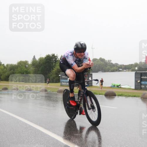 21.06.2025 - 27. Vierlanden-Triathlon H.Heesch http://msf.ph/oto/8013720 15.06.2025 13:48:44 Radfahren 1202, 1234, 1268 meine-sportfotos.de