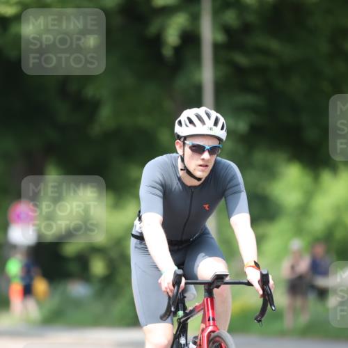 15.06.2025 - 7 Türme Triathlon Yannick Fuchs http://msf.ph/oto/8013728 15.06.2025 13:27:54 Radfahren 241, 673 meine-sportfotos.de