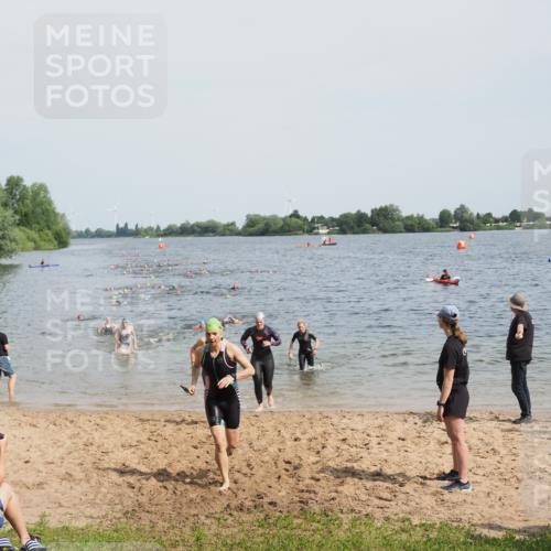 21.06.2025 - 27. Vierlanden-Triathlon MichiJ http://msf.ph/oto/8013737 15.06.2026 10:15:41 Schwimmen 483, 508, 509, 511, 564, 577, 590, 620 meine-sportfotos.de