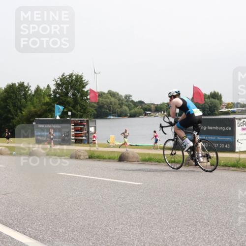15.06.2025 - 27. Vierlanden-Triathlon H.Heesch http://msf.ph/oto/8013746 15.06.2025 11:11:01 Radfahren  meine-sportfotos.de