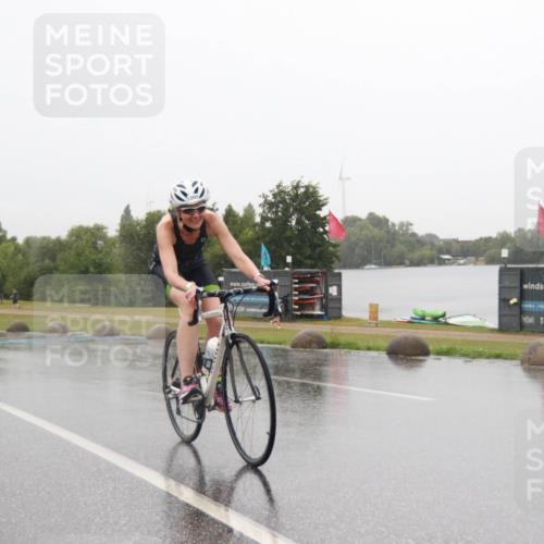 21.06.2025 - 27. Vierlanden-Triathlon H.Heesch http://msf.ph/oto/8013747 15.06.2025 13:49:50 Radfahren 1200 meine-sportfotos.de