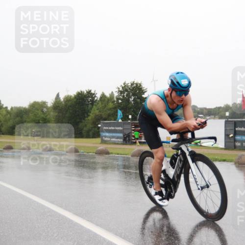 21.06.2025 - 27. Vierlanden-Triathlon H.Heesch http://msf.ph/oto/8013774 15.06.2025 13:51:06 Radfahren 1254, 1311 meine-sportfotos.de