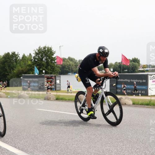 15.06.2025 - 27. Vierlanden-Triathlon H.Heesch http://msf.ph/oto/8013779 15.06.2025 11:11:28 Radfahren 59, 88, 116, 127, 646 meine-sportfotos.de