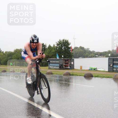 21.06.2025 - 27. Vierlanden-Triathlon H.Heesch http://msf.ph/oto/8013783 15.06.2025 13:51:19 Radfahren 1277 meine-sportfotos.de