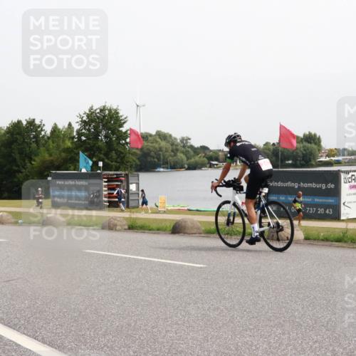 15.06.2025 - 27. Vierlanden-Triathlon H.Heesch http://msf.ph/oto/8013784 15.06.2025 11:11:38 Radfahren 67 meine-sportfotos.de