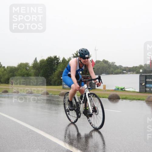 21.06.2025 - 27. Vierlanden-Triathlon H.Heesch http://msf.ph/oto/8013786 15.06.2025 13:51:24 Radfahren 1175, 1277 meine-sportfotos.de