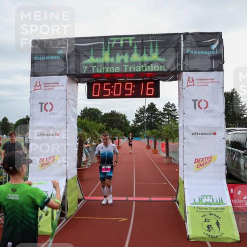 15.06.2025 - 7 Türme Triathlon Michael Strokosch http://msf.ph/oto/8013794 15.06.2025 15:09:16 Ziel 210, 291 meine-sportfotos.de