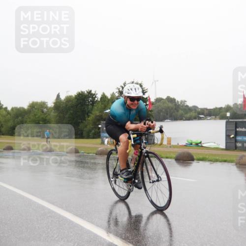 21.06.2025 - 27. Vierlanden-Triathlon H.Heesch http://msf.ph/oto/8013805 15.06.2025 13:52:24 Radfahren 1223 meine-sportfotos.de