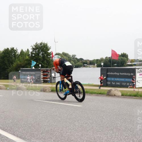 15.06.2025 - 27. Vierlanden-Triathlon H.Heesch http://msf.ph/oto/8013824 15.06.2025 11:12:18 Radfahren 231, 474, 574, 854 meine-sportfotos.de