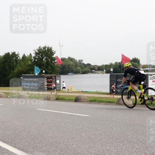15.06.2025 - 27. Vierlanden-Triathlon H.Heesch http://msf.ph/oto/8013846 15.06.2025 11:12:25 Radfahren 235, 637, 699, 854 meine-sportfotos.de