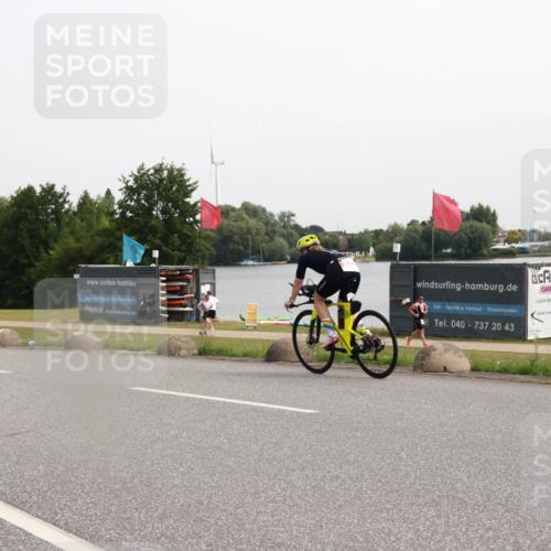 15.06.2025 - 27. Vierlanden-Triathlon H.Heesch http://msf.ph/oto/8013849 15.06.2025 11:12:26 Radfahren 222, 235, 637, 699, 854 meine-sportfotos.de