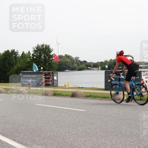 15.06.2025 - 27. Vierlanden-Triathlon H.Heesch http://msf.ph/oto/8013856 15.06.2025 11:12:30 Radfahren 222, 637, 699, 810 meine-sportfotos.de