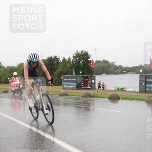 21.06.2025 - 27. Vierlanden-Triathlon H.Heesch http://msf.ph/oto/8013879 15.06.2025 13:55:55 Radfahren 1232 meine-sportfotos.de