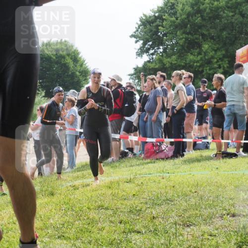 15.06.2025 - 27. Vierlanden-Triathlon KatJ http://msf.ph/oto/8013899 15.06.2025 10:15:00 Schwimmen 476, 521, 525, 528, 570, 592, 593, 605, 608, 1397 meine-sportfotos.de