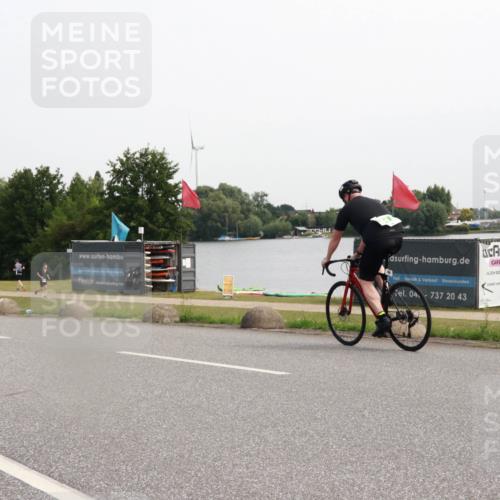 15.06.2025 - 27. Vierlanden-Triathlon H.Heesch http://msf.ph/oto/8013923 15.06.2025 11:13:08 Radfahren 778 meine-sportfotos.de
