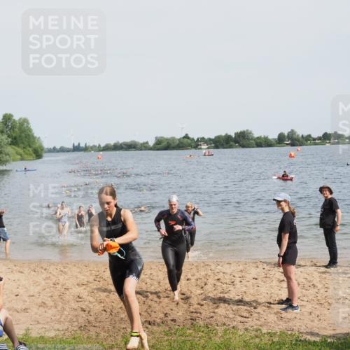 21.06.2025 - 27. Vierlanden-Triathlon MichiJ http://msf.ph/oto/8013924 15.06.2026 10:15:44 Schwimmen 483, 505, 509, 564, 577, 590, 630 meine-sportfotos.de