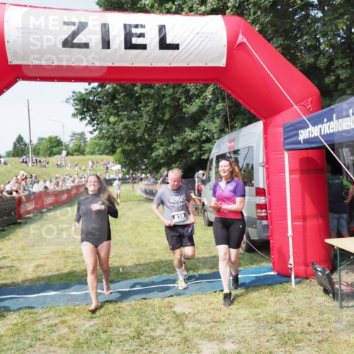 21.06.2025 - 27. Vierlanden-Triathlon MichiJ http://msf.ph/oto/8013927 15.06.2026 11:30:53 Ziel 610 meine-sportfotos.de
