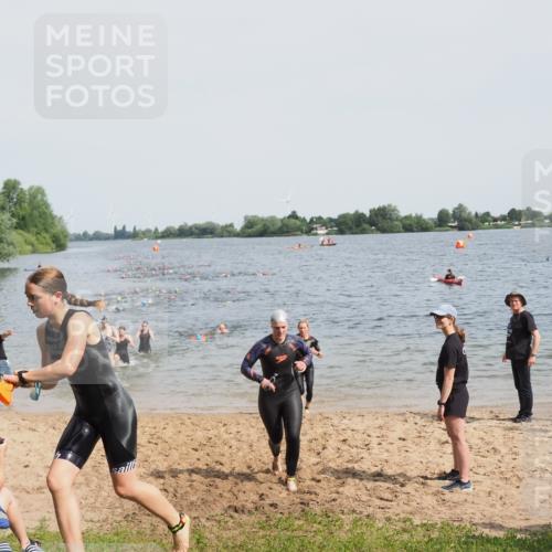 21.06.2025 - 27. Vierlanden-Triathlon MichiJ http://msf.ph/oto/8013932 15.06.2026 10:15:44 Schwimmen 483, 505, 509, 564, 577, 590, 630 meine-sportfotos.de