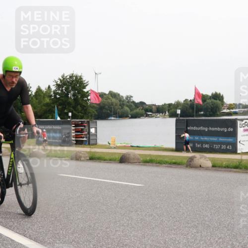 15.06.2025 - 27. Vierlanden-Triathlon H.Heesch http://msf.ph/oto/8013934 15.06.2025 11:13:21 Radfahren 9, 134, 223 meine-sportfotos.de
