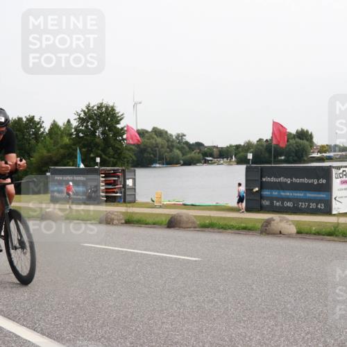 15.06.2025 - 27. Vierlanden-Triathlon H.Heesch http://msf.ph/oto/8013937 15.06.2025 11:13:22 Radfahren 9, 134, 223 meine-sportfotos.de
