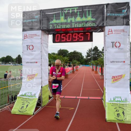 15.06.2025 - 7 Türme Triathlon Michael Strokosch http://msf.ph/oto/8013954 15.06.2025 15:09:57 Ziel 273 meine-sportfotos.de