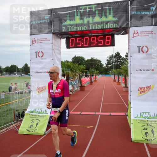 15.06.2025 - 7 Türme Triathlon Michael Strokosch http://msf.ph/oto/8013961 15.06.2025 15:09:58 Ziel 273 meine-sportfotos.de