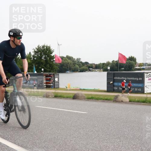 15.06.2025 - 27. Vierlanden-Triathlon H.Heesch http://msf.ph/oto/8013983 15.06.2025 11:13:38 Radfahren 43, 132, 841 meine-sportfotos.de