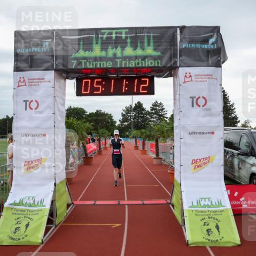 15.06.2025 - 7 Türme Triathlon Michael Strokosch http://msf.ph/oto/8013988 15.06.2025 15:11:12 Ziel 201 meine-sportfotos.de