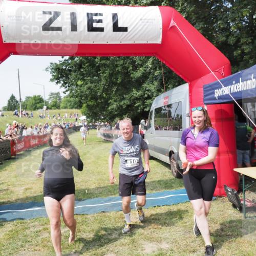 21.06.2025 - 27. Vierlanden-Triathlon MichiJ http://msf.ph/oto/8013996 15.06.2026 11:30:54 Ziel 610 meine-sportfotos.de