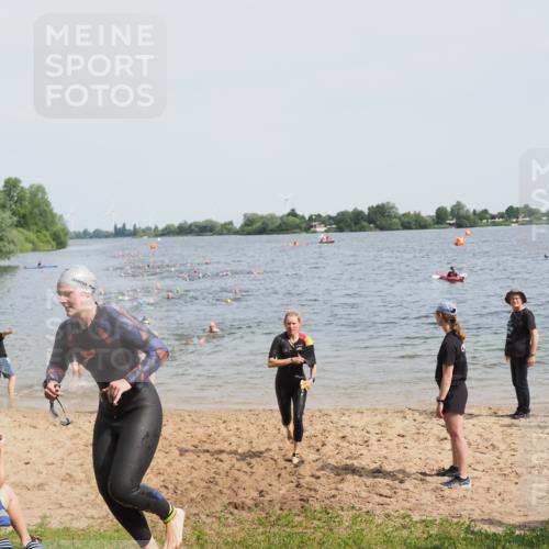 21.06.2025 - 27. Vierlanden-Triathlon MichiJ http://msf.ph/oto/8013997 15.06.2026 10:15:46 Schwimmen 483, 505, 509, 564, 577, 590, 630 meine-sportfotos.de