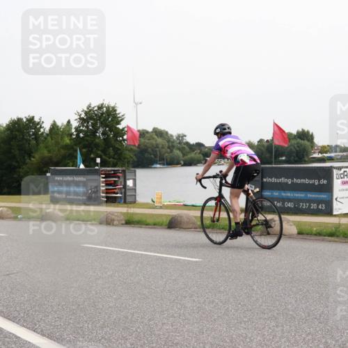 15.06.2025 - 27. Vierlanden-Triathlon H.Heesch http://msf.ph/oto/8014000 15.06.2025 11:13:45 Radfahren 734 meine-sportfotos.de
