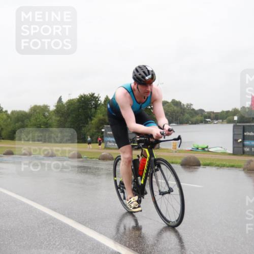 21.06.2025 - 27. Vierlanden-Triathlon H.Heesch http://msf.ph/oto/8014008 15.06.2025 13:57:44 Radfahren 1298, 1304, 1308 meine-sportfotos.de