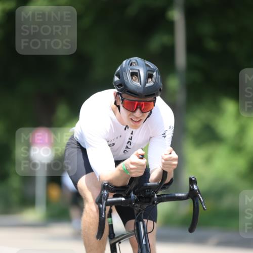 15.06.2025 - 7 Türme Triathlon Yannick Fuchs http://msf.ph/oto/8014017 15.06.2025 12:48:02 Radfahren 260, 317, 366, 374, 397, 504, 523, 566, 605 meine-sportfotos.de
