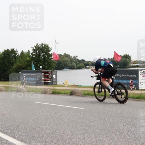 15.06.2025 - 27. Vierlanden-Triathlon H.Heesch http://msf.ph/oto/8014023 15.06.2025 11:13:48 Radfahren 734, 773, 859 meine-sportfotos.de
